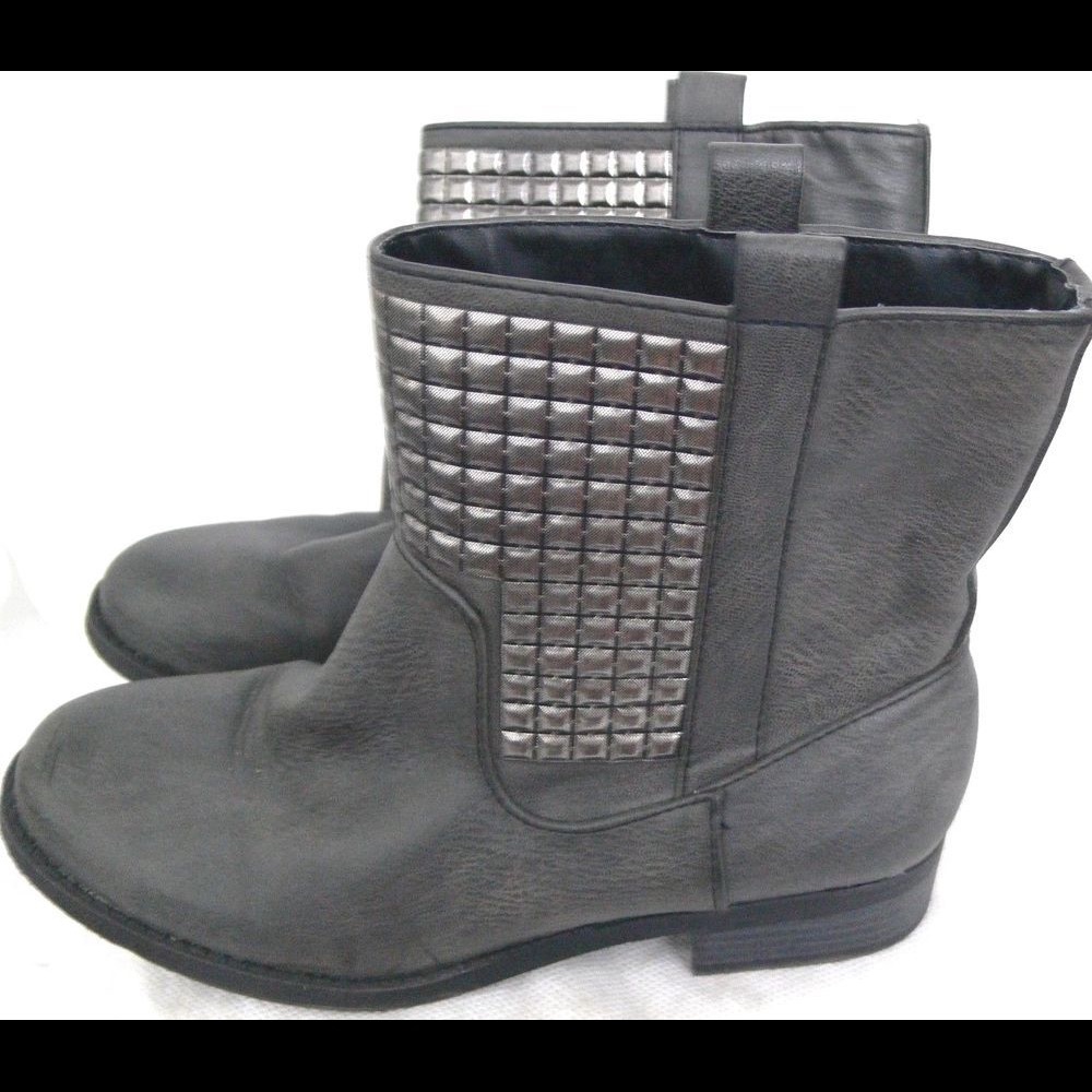 Like new studded boots